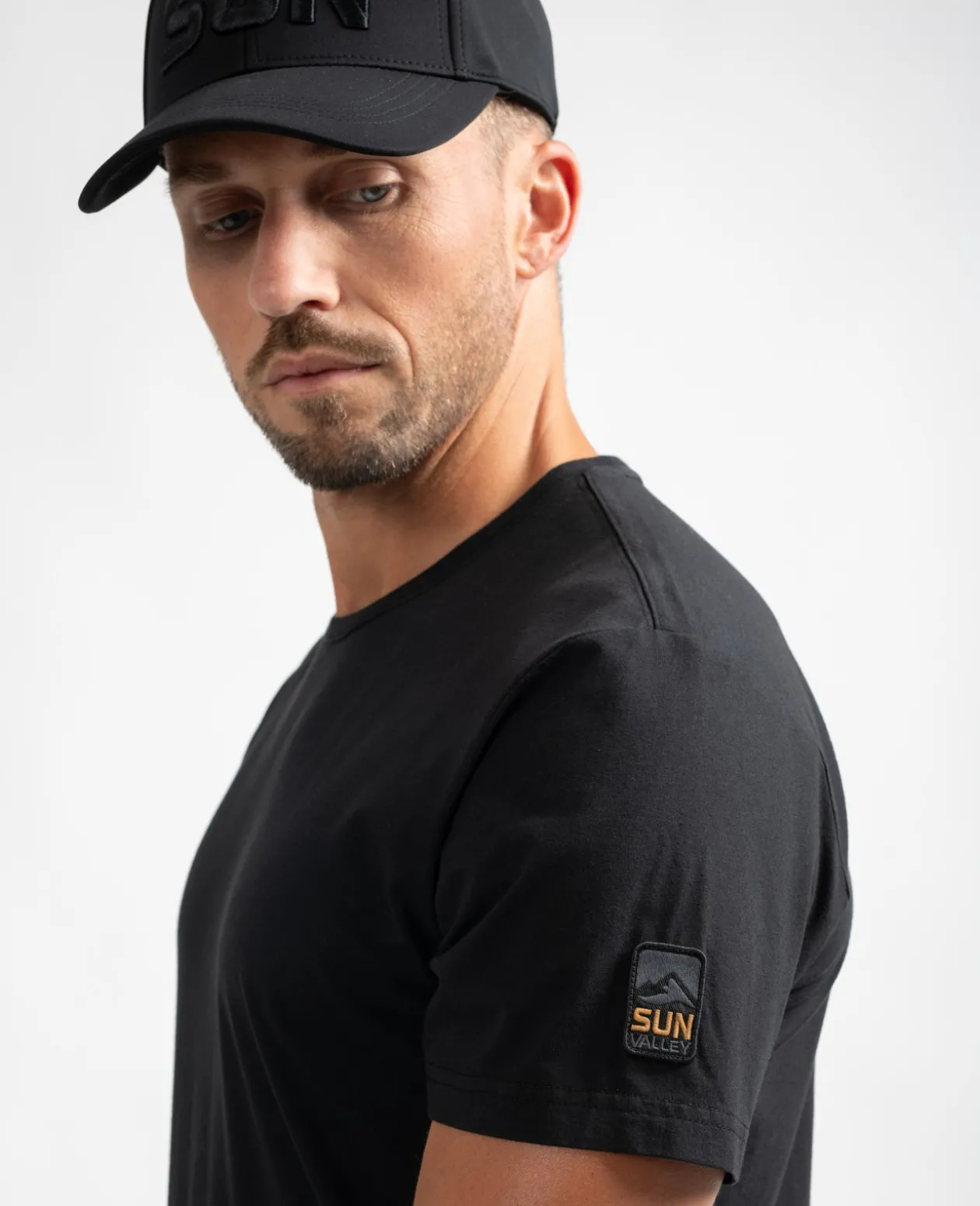 Shop Sun Valley Chaam Noir
